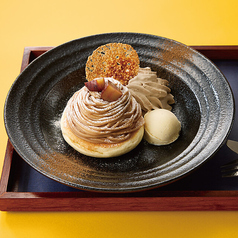 モンブランパンケーキ~ほうじ茶クリームと黒蜜添え~
