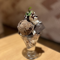 チョコレートパフェ