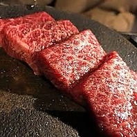 国産黒毛和牛の厳選した部位を使用した絶品赤身肉