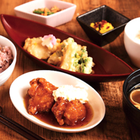 平日限定のこだわりランチをご用意しています。