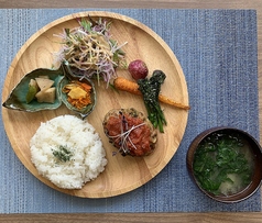 めぐみ農園のゴロゴロ野菜入り ハンバーグプレート(180g)