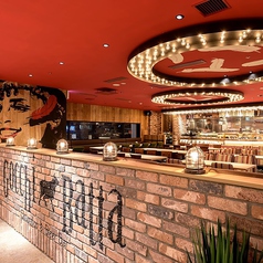 仕切りがなく開放的な空間。ゆったりとしたひと時を♪