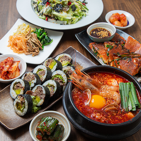 韓国料理と洋食の融合を味わえる◆シックで落ち着きのある空間で贅沢なひとときを