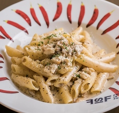 ペンネ自家製ソーセージとポルチーニ茸のクリームソース