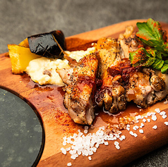 ビールとハーブでマリネした地鶏もも肉のグリル