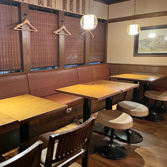 【8～12名様向け】＜個室＞学校やお仕事終わり、女子会等多くのシーンでご利用いただけます。当店自慢の鶏料理を是非お楽しみください。