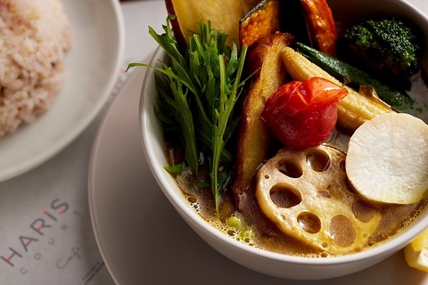 HARIS COURTの写真