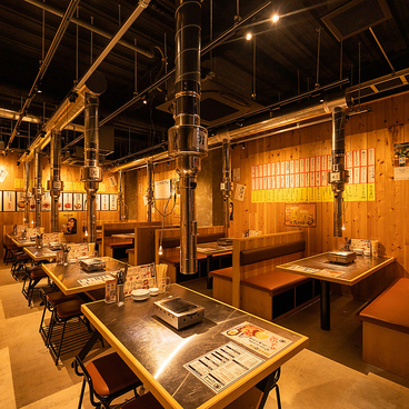 大衆焼肉ホルモン にくさわ なんば本店の雰囲気1