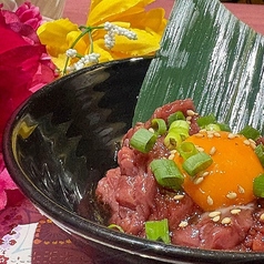 馬刺しユッケ
