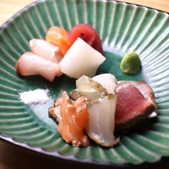 お造りと藁焼きの食べ比べ5種