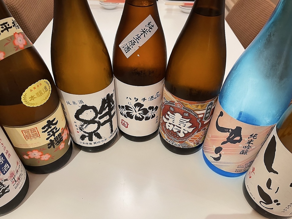 地酒も豊富にご用意しております！他にもビールやウイスキー、ワインなど幅広いラインナップ◎