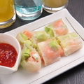 料理メニュー写真&nbsp;サーモンとアボガドのサラダ生春巻き