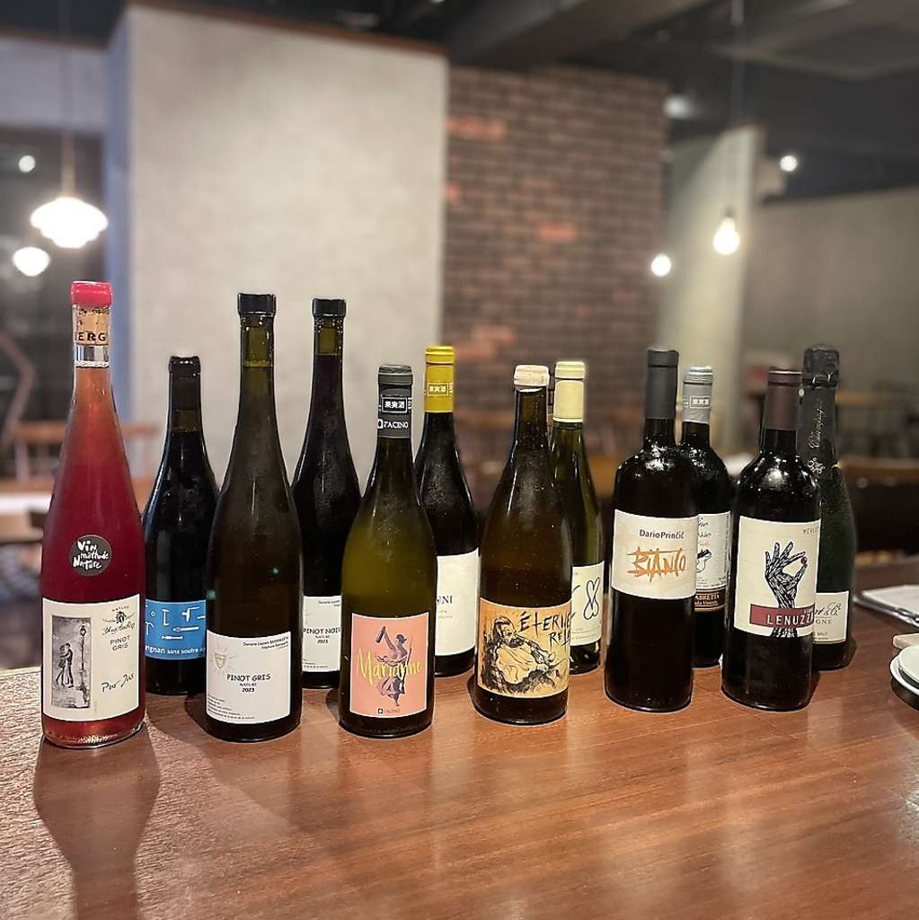 ぶどう本来のピュアな味わいと豊かな個性を持つナチュラルワインを季節の料理と共にお楽しみ下さい☆