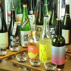 『日本酒飲み比べセット通常1000円/プレミアム1500円』