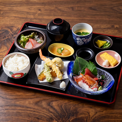 鮮魚炉端 花ちゃ花ちゃのおすすめランチ1