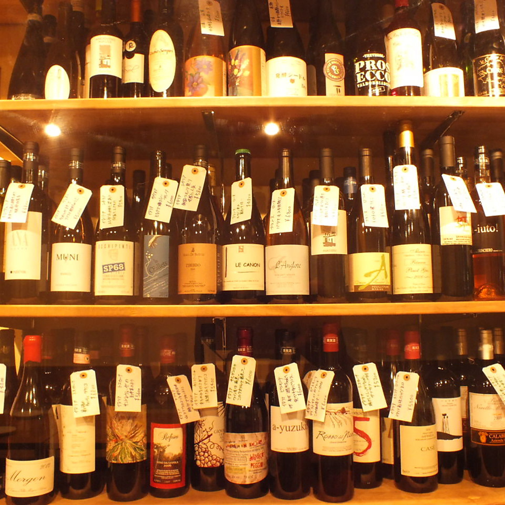 ワイン好きにはたまらない！自然派ワインを珍しいワインもそろえてますよ。