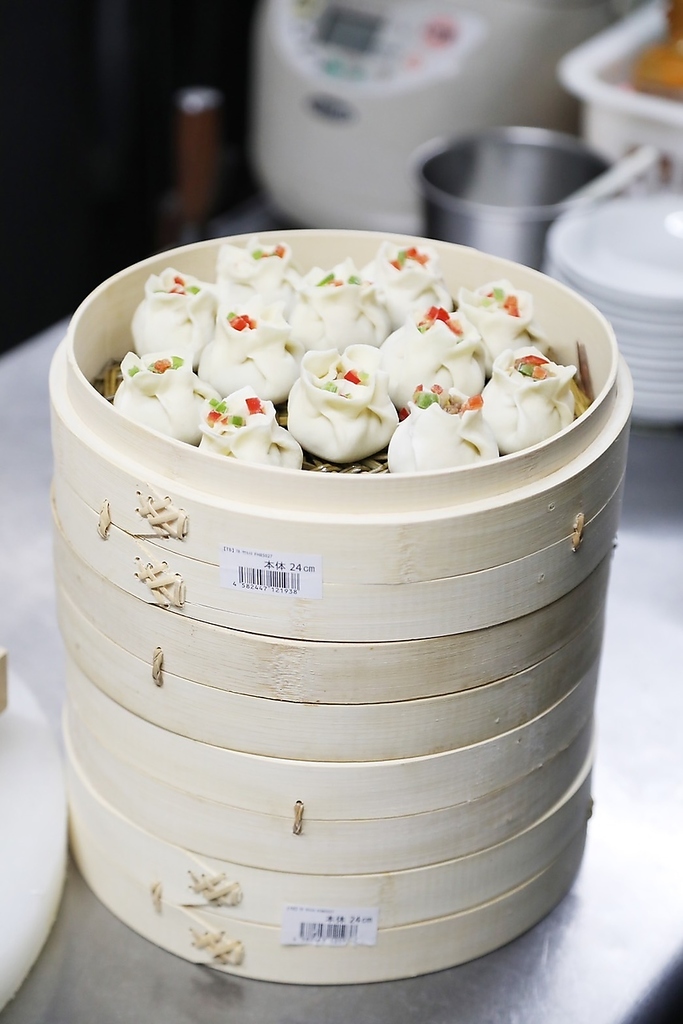 中国の有名料理店「シンヨー」の6代目シェフがつくる具材にこだわった本格餃子！