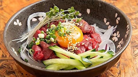 柏1の繁盛店！熊本直送の新鮮馬肉は絶品！女性も気軽に楽しめる大衆酒場！