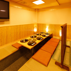 全席扉付き完全個室　牛タン　ステーキ　肉寿司　飲み放題　-たんやおくむら-　新宿店の雰囲気3