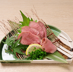 牛タン刺し