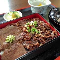 仙台牛ステーキとすき焼き煮重
