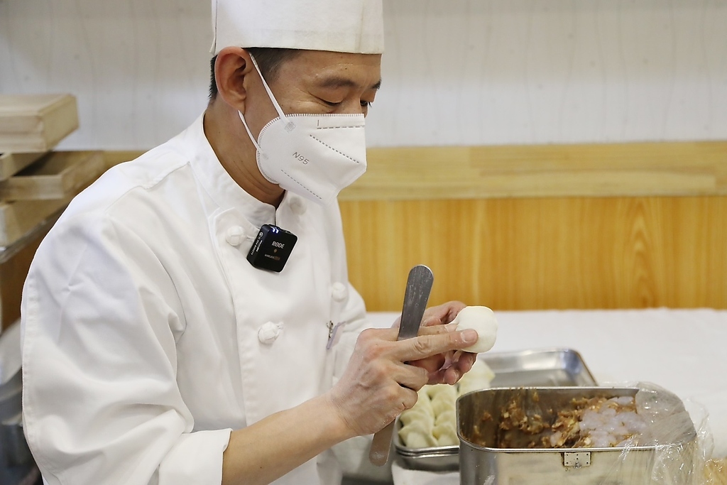 中国の老舗餃子屋6代目が毎日手作りする本格餃子です。