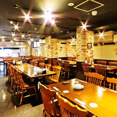 【フロア貸切】2階フロア貸切、着席時最大70名様まで利用可能!会社宴会、結婚式二次会等にご利用ください!パーテーションのご利用で少人数の貸切も可能です。詳しくは店舗までお問い合わせください。