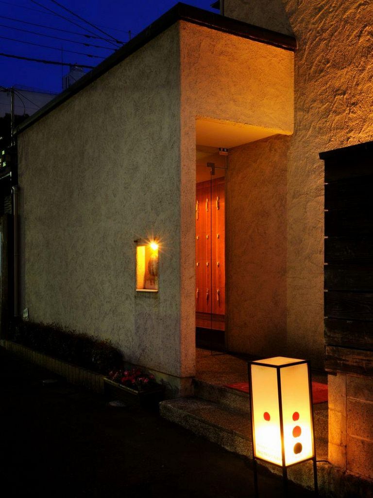 「桃太楼」元は明治の高級料亭。