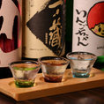 厳選！東北の美味しい日本酒各種（毎回無くなったら入れ替えます。一期一会の出会いをお楽しみください）当店では月替わりでおいしい日本酒を提供しています。何種類かお飲みになった後は、メニューにない日本酒もこっそりお出しすることもありますのでスタッフまでお尋ねください！