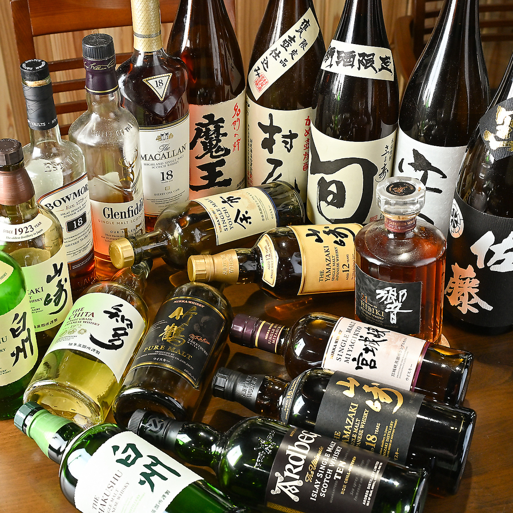 山崎・響などの希少な国産ウイスキーや、名門の焼酎が勢揃い。極上の一杯を心ゆくまでご堪能ください