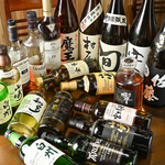山崎・響などの希少な国産ウイスキーや、名門の焼酎が勢揃い。極上の一杯を心ゆくまでご堪能ください