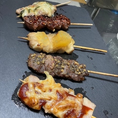 狄の串を使った洋風串焼き5種盛