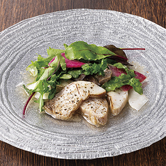 炙り寒ブリのサルピコン　冬野菜のサラダ仕立て