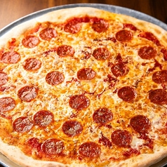 ピザは種類を味わうもよし、ホールを分けるもよし！