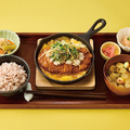 料理メニュー写真&nbsp;熟成三元豚カツの卵とじお膳～3種薬味添え～