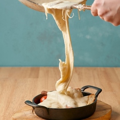 『大人気』日本一チーズがのびーーーるアリゴ♪お客様前のテーブル上で♪チーズフォンデュもおすすめ♪の写真