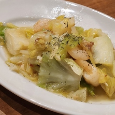 エビとキャベツのペペロン炒め