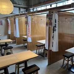 【多様なシーンに◎】2名様~迄利用可能の大小テーブル席を完備★食事・飲み会等、様々なシーンに対応致します!