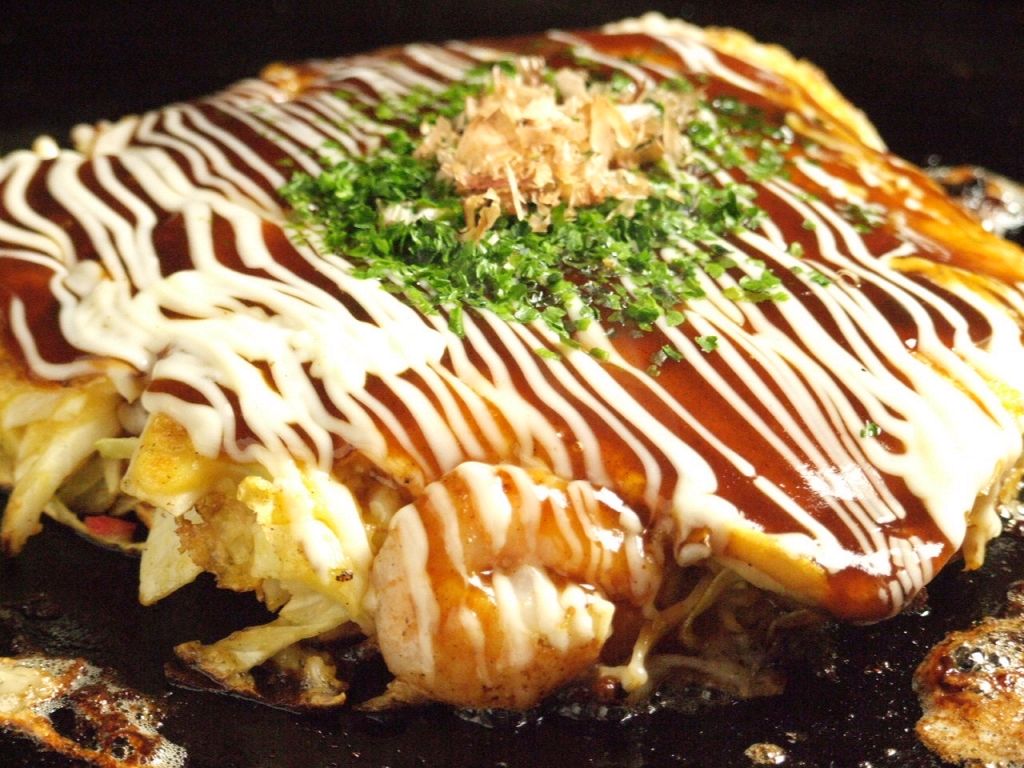 ボリューム満点のお好み焼きが、ジュージューしてきたら、