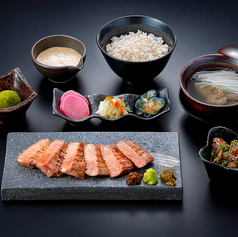 和牛たん定食(3枚6切)