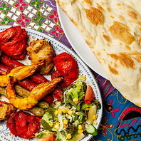 異国情緒あふれる寛ぎの空間で本格アジア料理を堪能