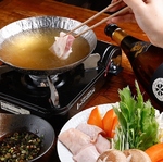 【各種宴会に】身体も心もホカホカになる新鮮鶏鍋コースは120分飲み放題付きで4800円(税込)とお得♪