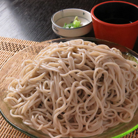 香り高いざるそばが自慢◎シェアにもぴったりの一品