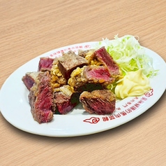 名物!馬肉のレア唐揚げ