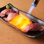 話題の『肉寿司』は和牛を使用しております!!トロっととろける口当たりがやみつきになる逸品です!!
