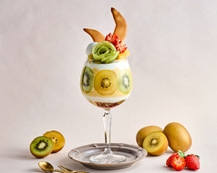 PARFAIT de KIWI and SRAWBERRYキウイといちごのパフェ