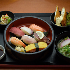 刺身定食・握り寿司セット・天ぷら定食が１３８０円税込