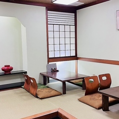 足を伸ばしてお寛ぎいただけるお座敷席ございます。