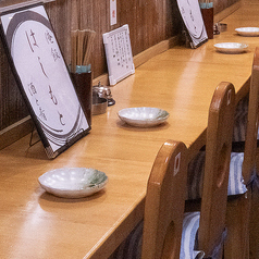 【カウンター席】お一人様も大歓迎！お気軽にお立ち寄りくださいませ♪ ※2名様でのご予約の場合、カウンター席にご案内する場合がございます。ご了承下さい。