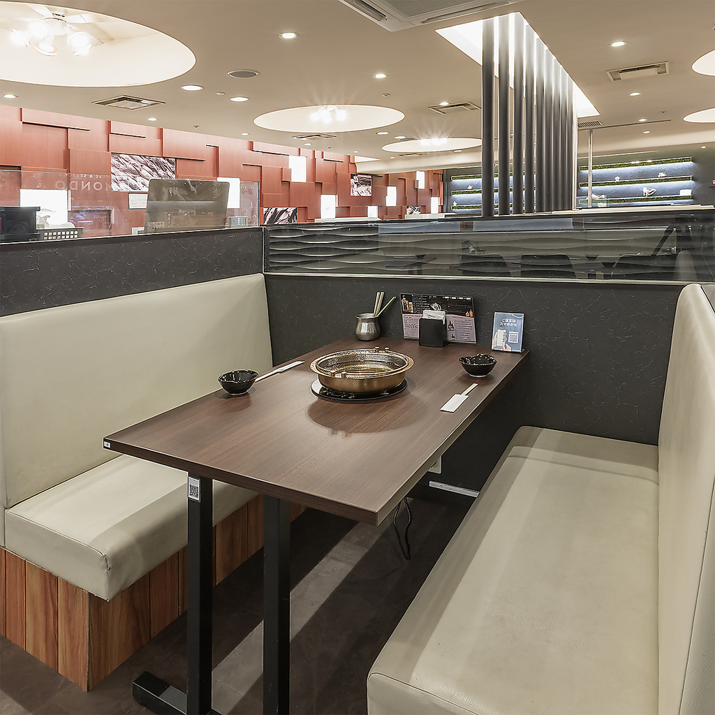 テーブル席も多数ご用意！お子様がいらっしゃっても、安心してお立ち寄りいただけます♪